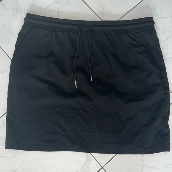 Mini skirt - Picture 1 of 3